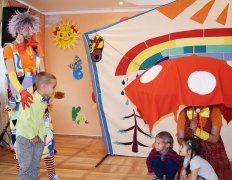 Веселые клоуны